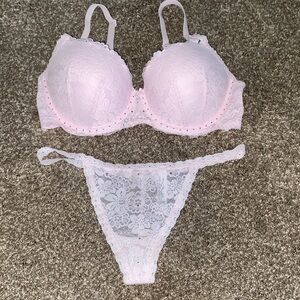 3 VS PINK BRAS AND THONGS!